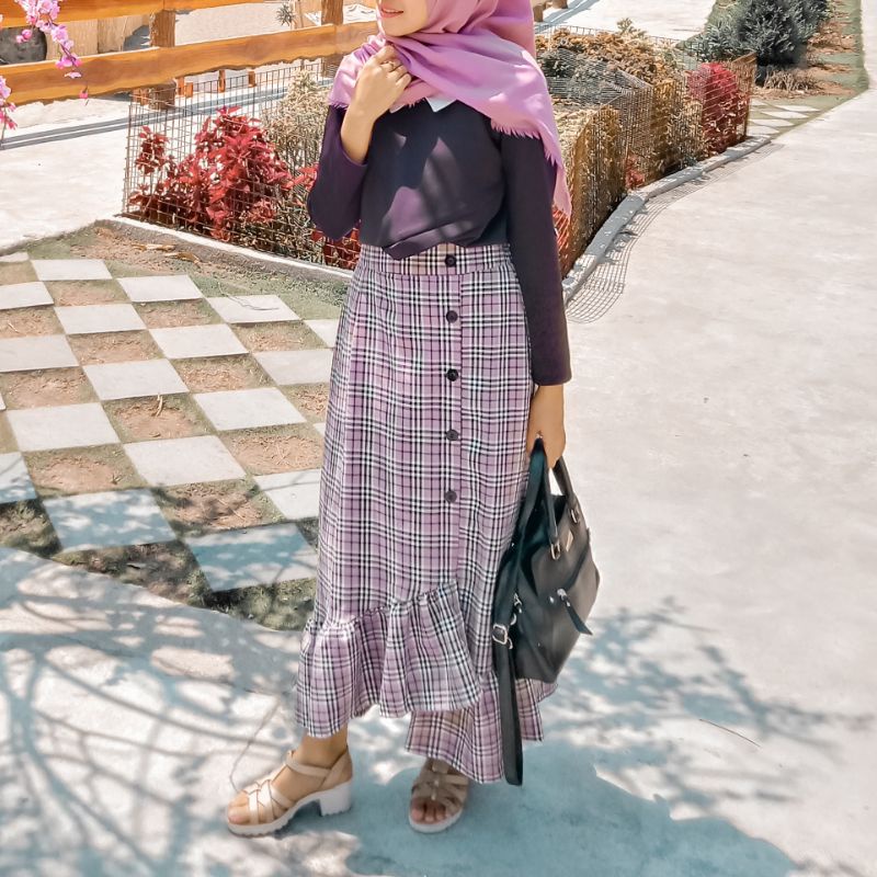 Rok motif garis kotak/ Skirt motif preloved
