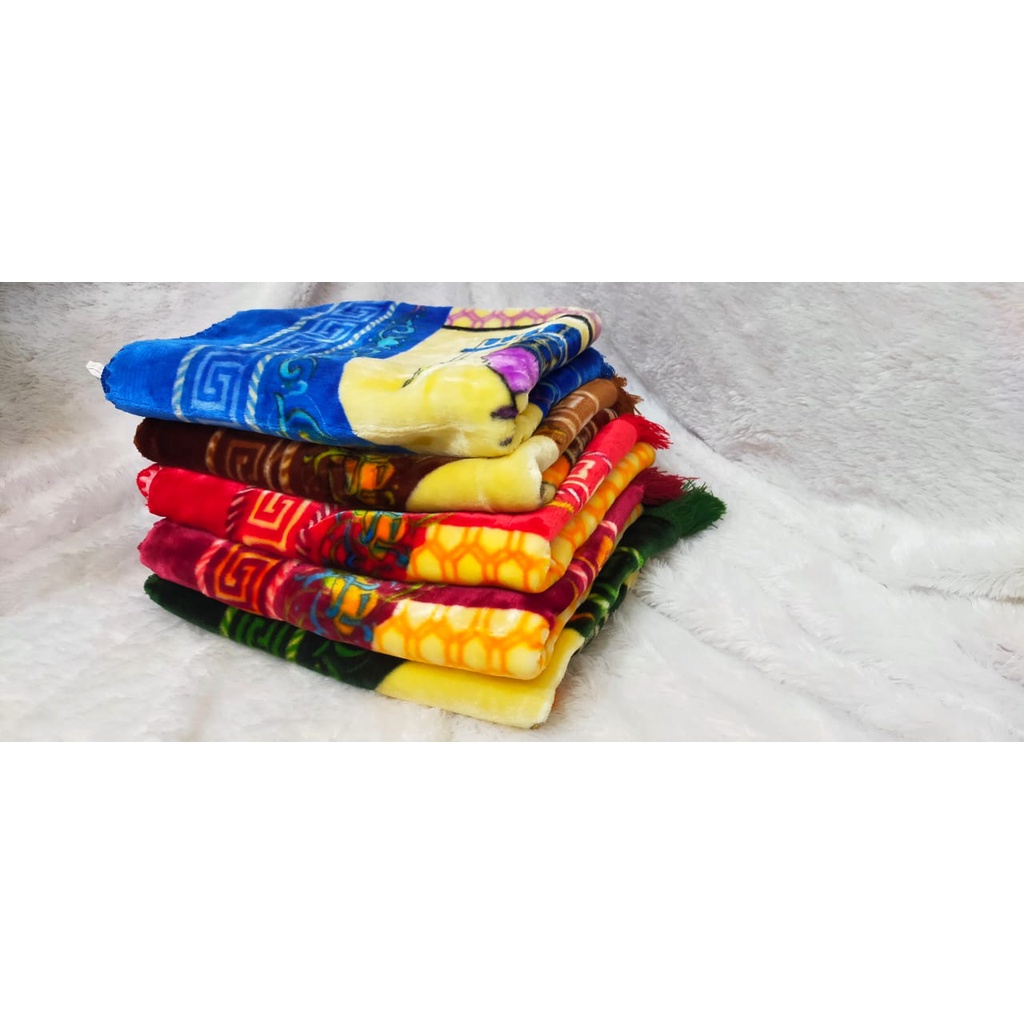 SAJADAH EMBOS QUINTING BAHAN LEMBUT DAN NYAMAN