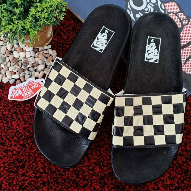 vans sliders size 4