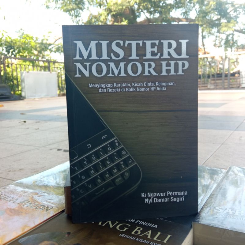 OBRAL MURAH BUKU PENGEMBANGAN DIRI / SELF IMPROVEMENT / MOTIVASI / INSPIRASI / ME VS THE GUY INSIDE ME / ORIGINAL 2a-Misteri nomor hp