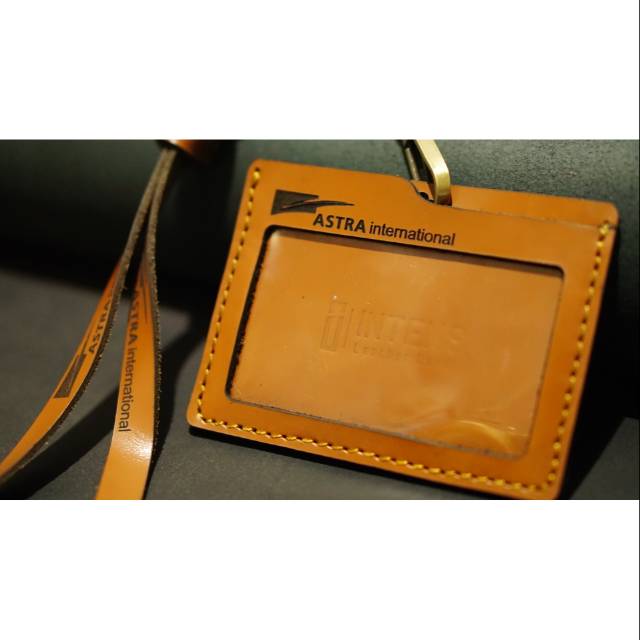 

Intens.id Id card holder Kulit Landscape | Gantungan Id card Landscape