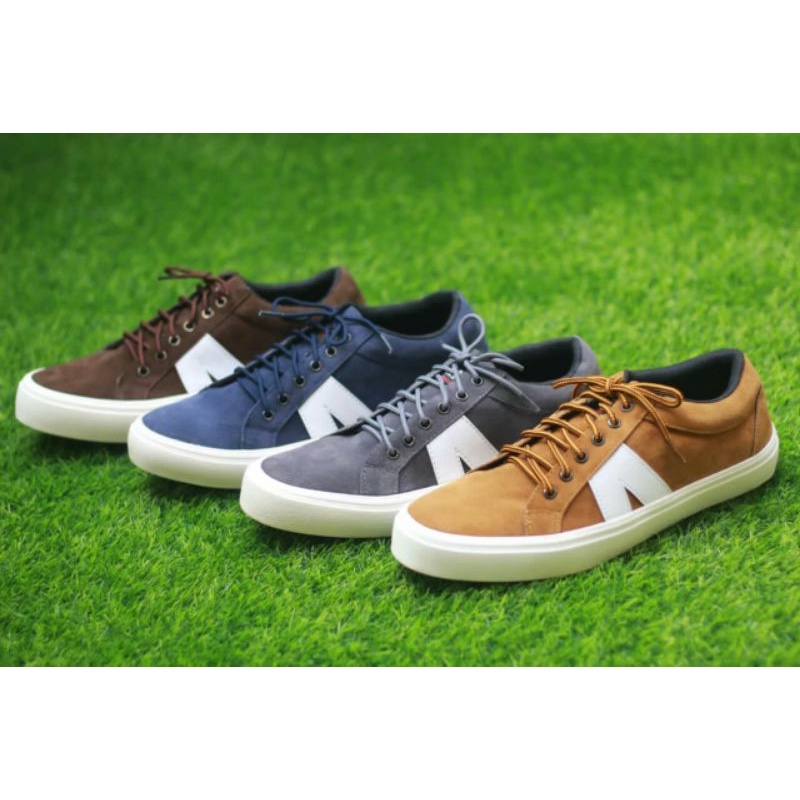 BLACK MASTER ARL LOW - Sepatu Sneakers Kasual Pria Ariel Noah Arl Low Suede Murah