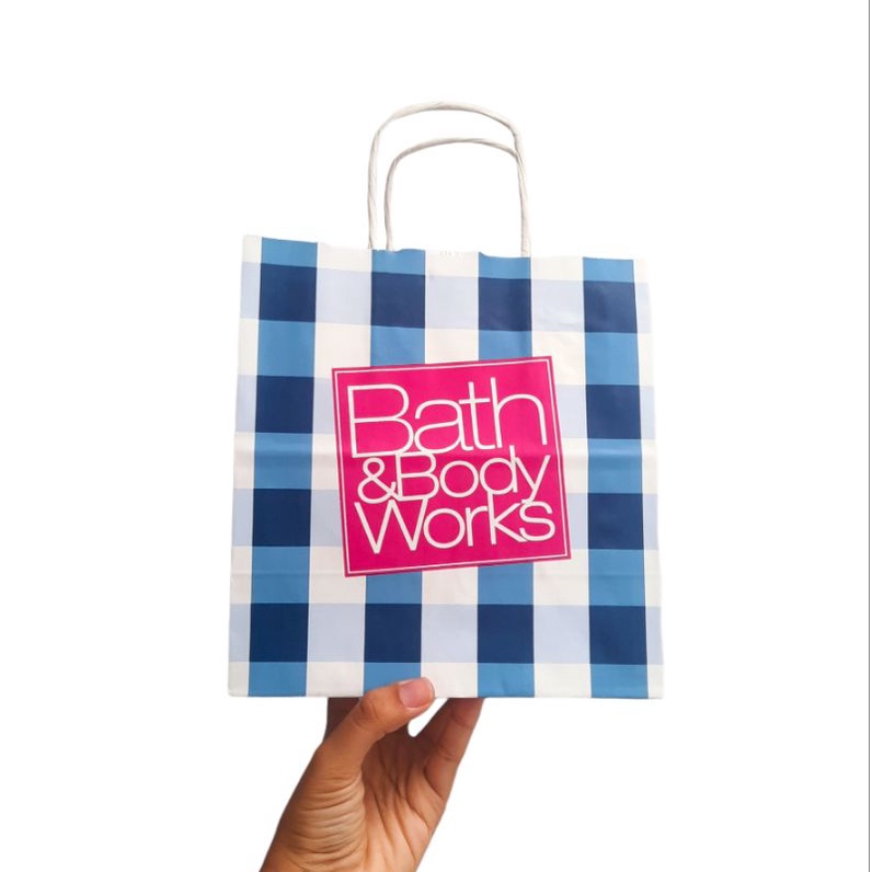 

THRIFT PRELOVED PAPER BAG BATH AND BODY WORKS / BBW ORIGINAL TERBUAT DARI CRAFT PAPER / KERTAS KRAFT SIZE SMALL / KECIL SABUN BODY CARE TAS KERTAS BERBELANJA HARGA MURAH OFFICAL STORE TERMURAH COD / THRIFT PRODUCT / SECONDHAND / BARANG BEKAS / PAPERBAG