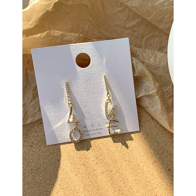 LRC Anting Tusuk Fashion Golden Alphabet Asymmetric Metal Earrings With Diamonds D84892