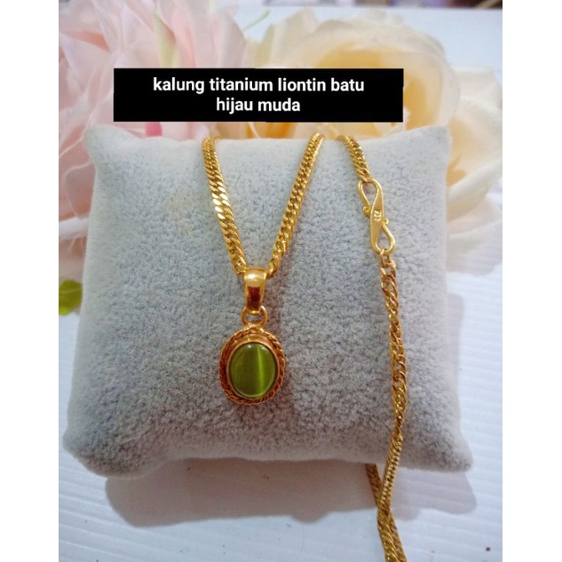 kalung titanium liontin batu