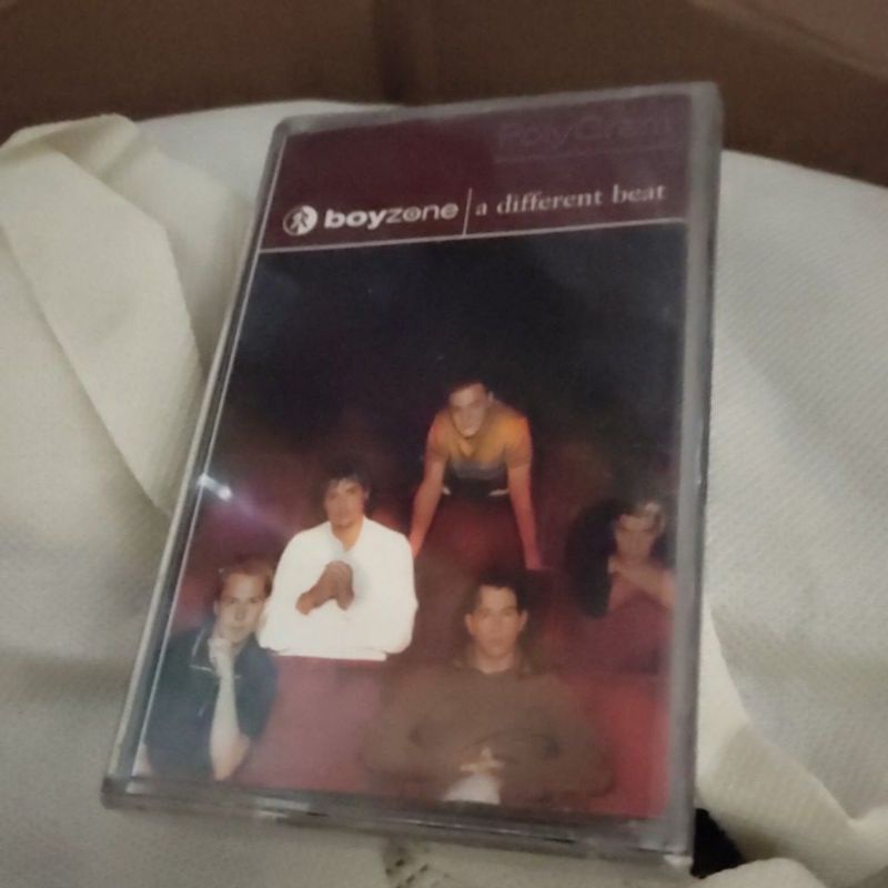 kaset pita boyzone / a diffrerent beat (import singapore)