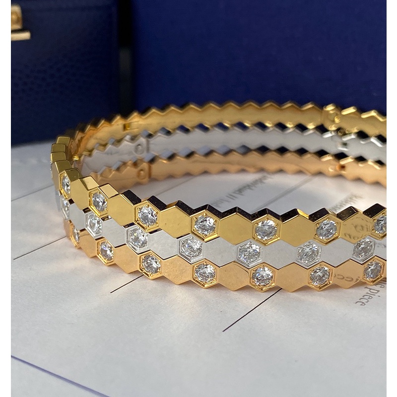 Gelang Lapis Emas 18k Bahan Titanium Steel Bentuk Sarang Lebah Heksagonal Aksen Zircon Gaya Korea Untuk Wanita