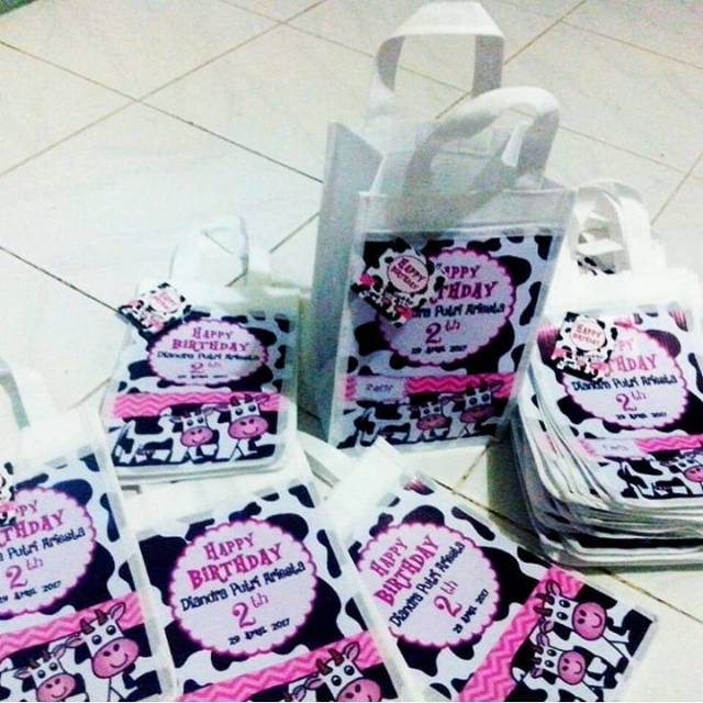 

Tas mini /tas kantong/tas souvenir/tas spunbond/tas ultah