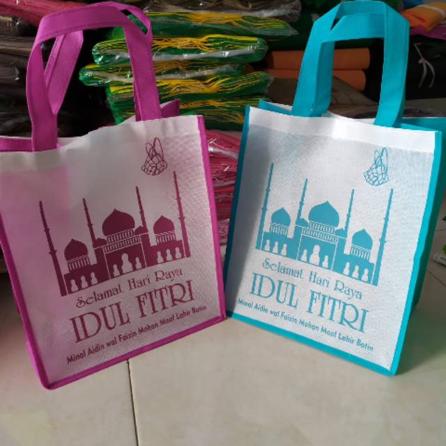 

Promo Tas lebaran spunbond ukuran 25 30 15