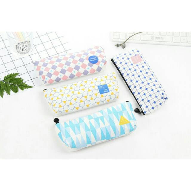 

Tempat Pensil Kanvas Priority