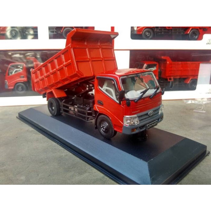 Miniatur truk Toyota Dyna 130HT Dump Truck diecast original