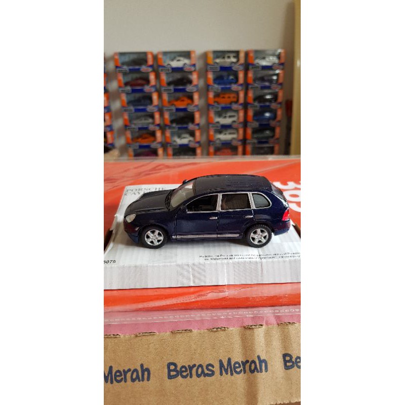 diecast porsche cayenne turbo