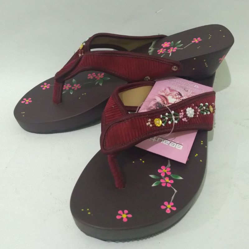 Sandal Wedges Kayu Wanita