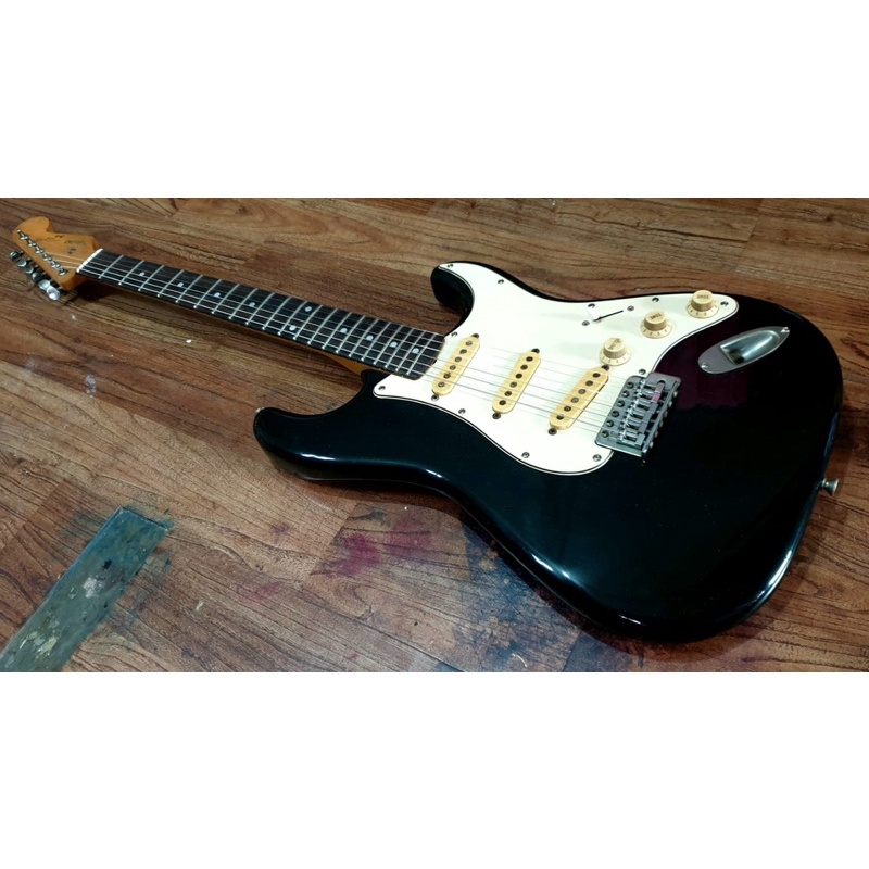 fender squier stratocaster made in japan