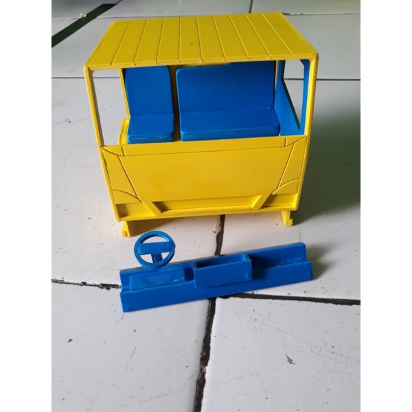 Kabin Miniatur truk skala 1:20 PVC