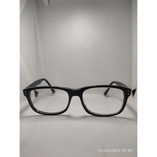 kacamata second merk levis