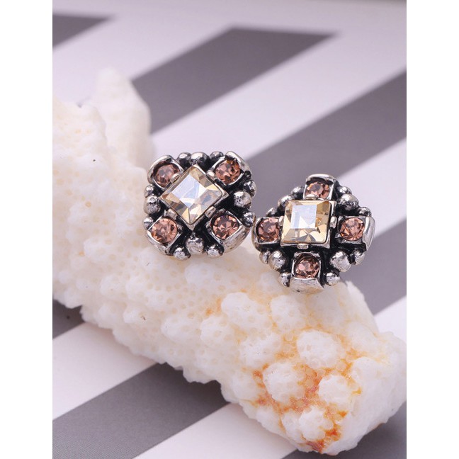 LRC Anting Tusuk Elegant Diamond Decorated Flower