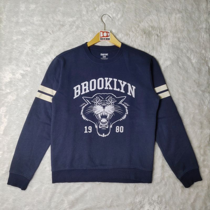 crewneck Graphic Tee original size M