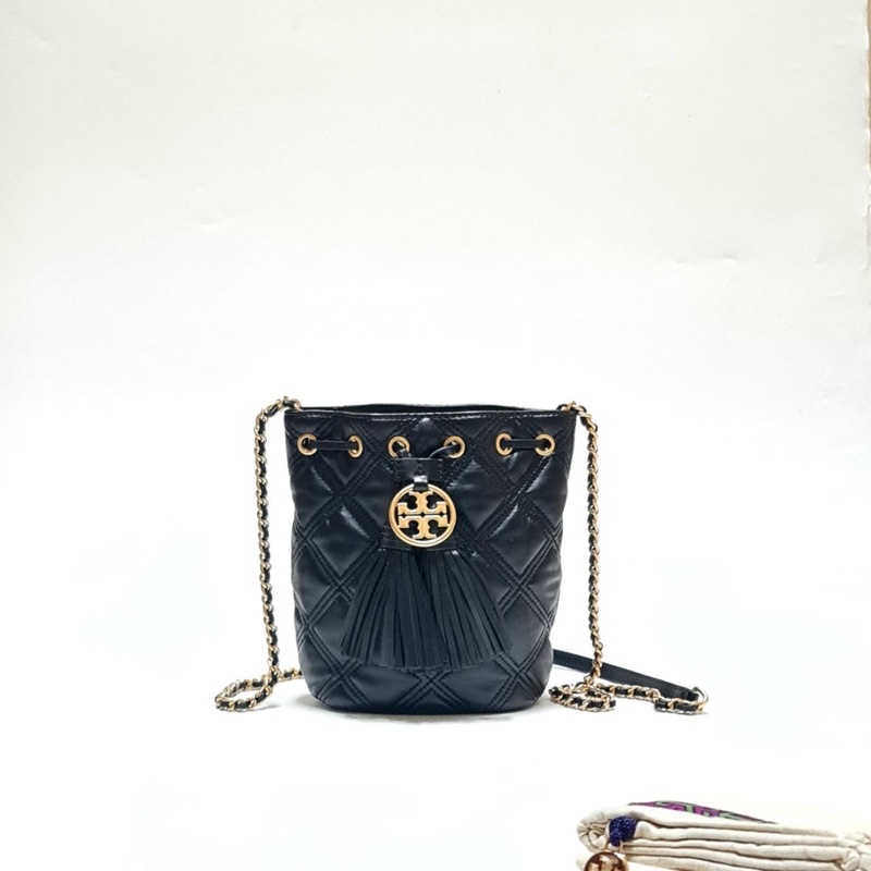 TB FLEMING SOFT MINI BUCKET BLACK 13/21x19x9