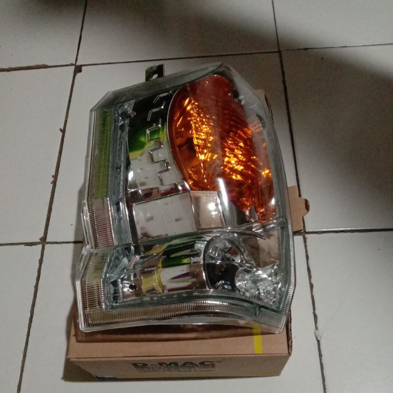 lampu sen depan isuzu elf new