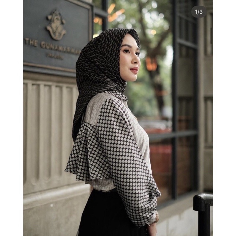 Mono Shirt (Khaki) by Vanilla Hijab Size S