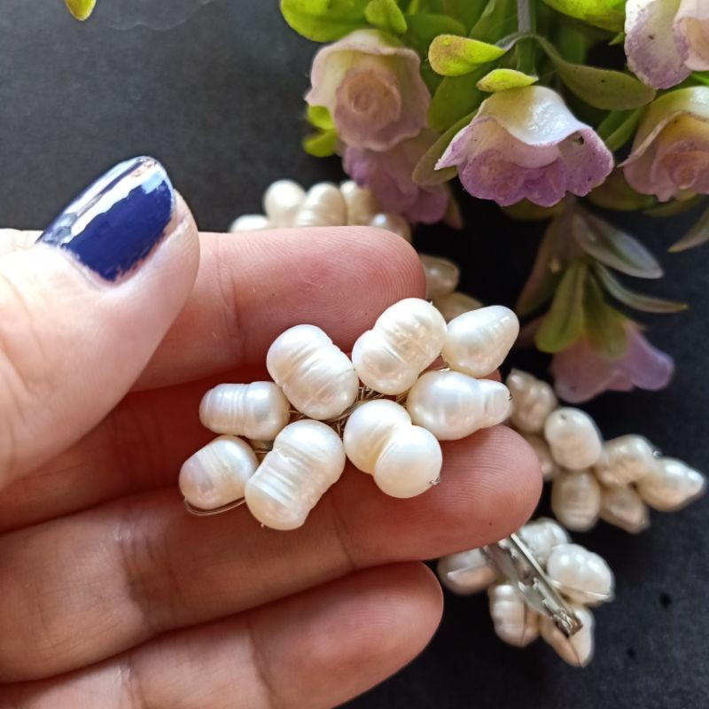 Peniti dagu Mutiara / Bros dagu mutiara