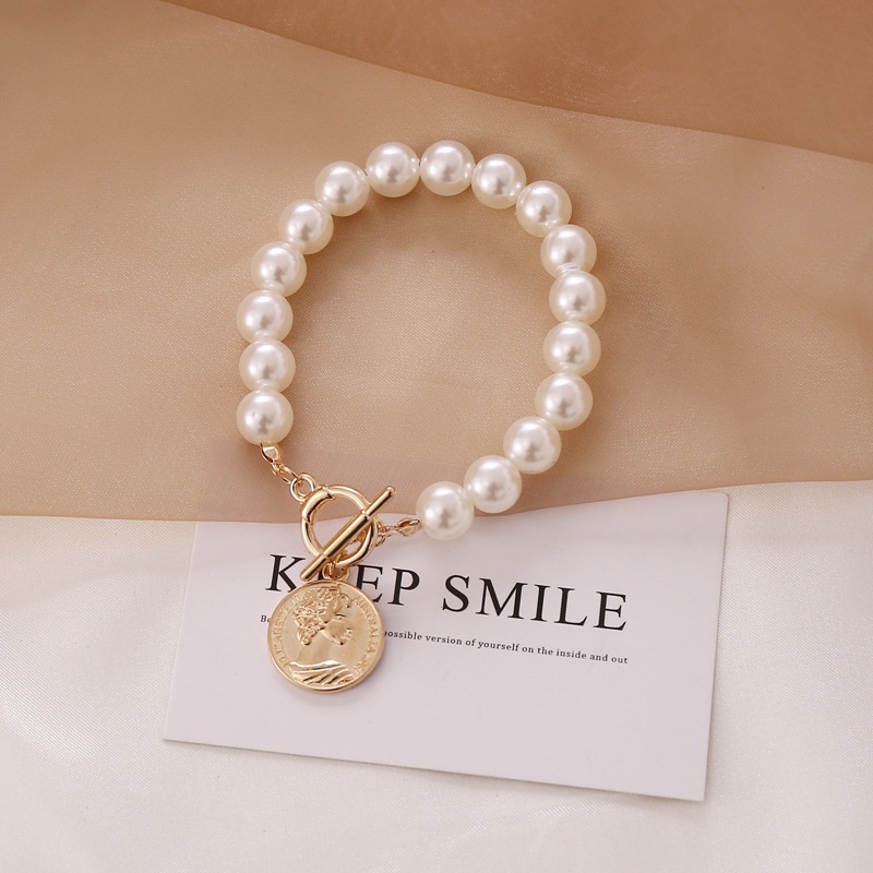 Kalung Rantai Dengan Liontin Koin Aksen Mutiara Imitasi Untuk Wanita