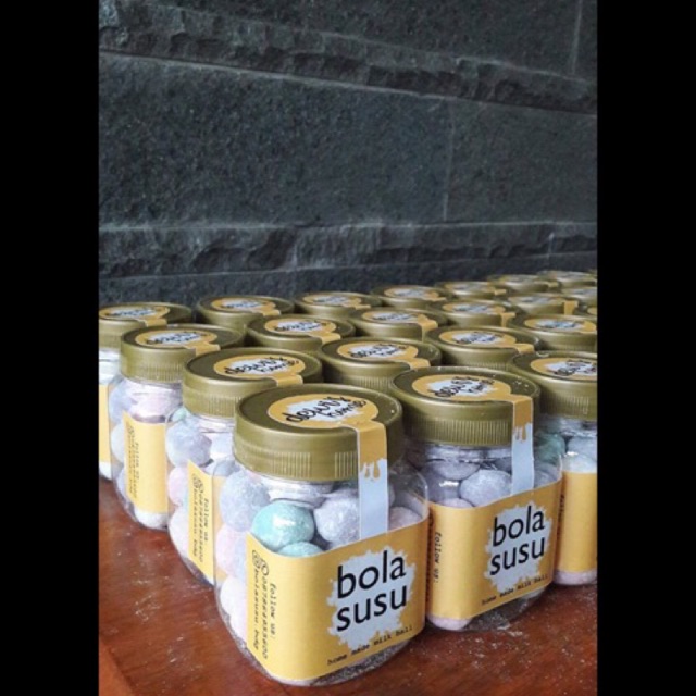 

BOLA SUSU VANILLA