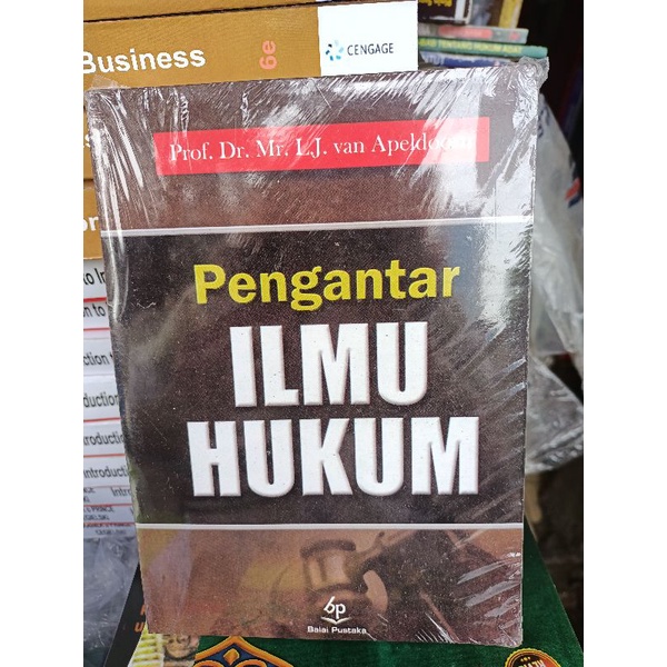 

pengantar ilmu hukum by Mr.i.j.van