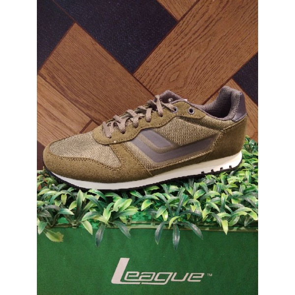 League Sepatu Lifestyle STRV
