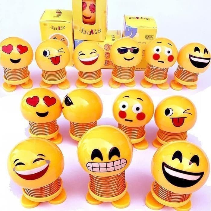 Boneka Dashbord Mobil Smile Goyang Kepala Smile Emoji Boneka Goyang