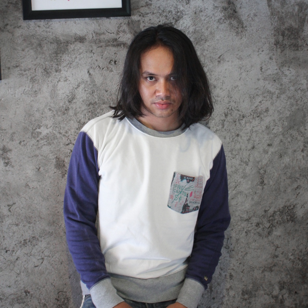 Jaket Vintage kaos sukajan hoodie celana crewneck varsity second Jean Michel Basquiat Three Tone