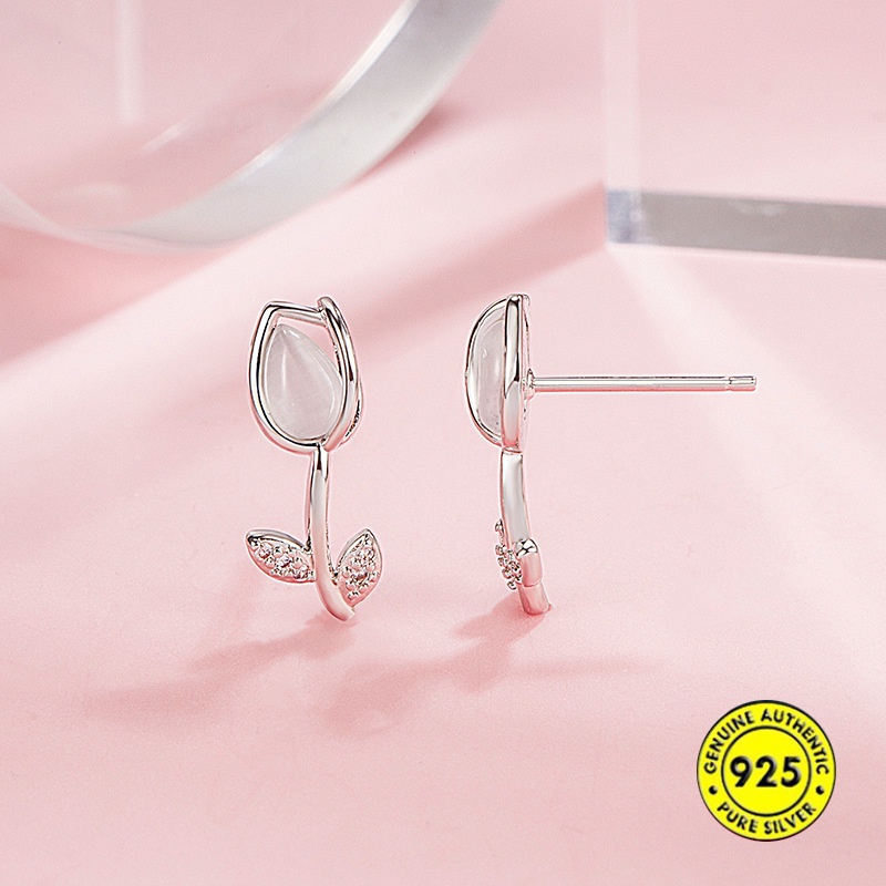 Anting Bentuk Tulip Bahan Alloy Warna Silver Anti Air Dan Alergi Untuk Wanita