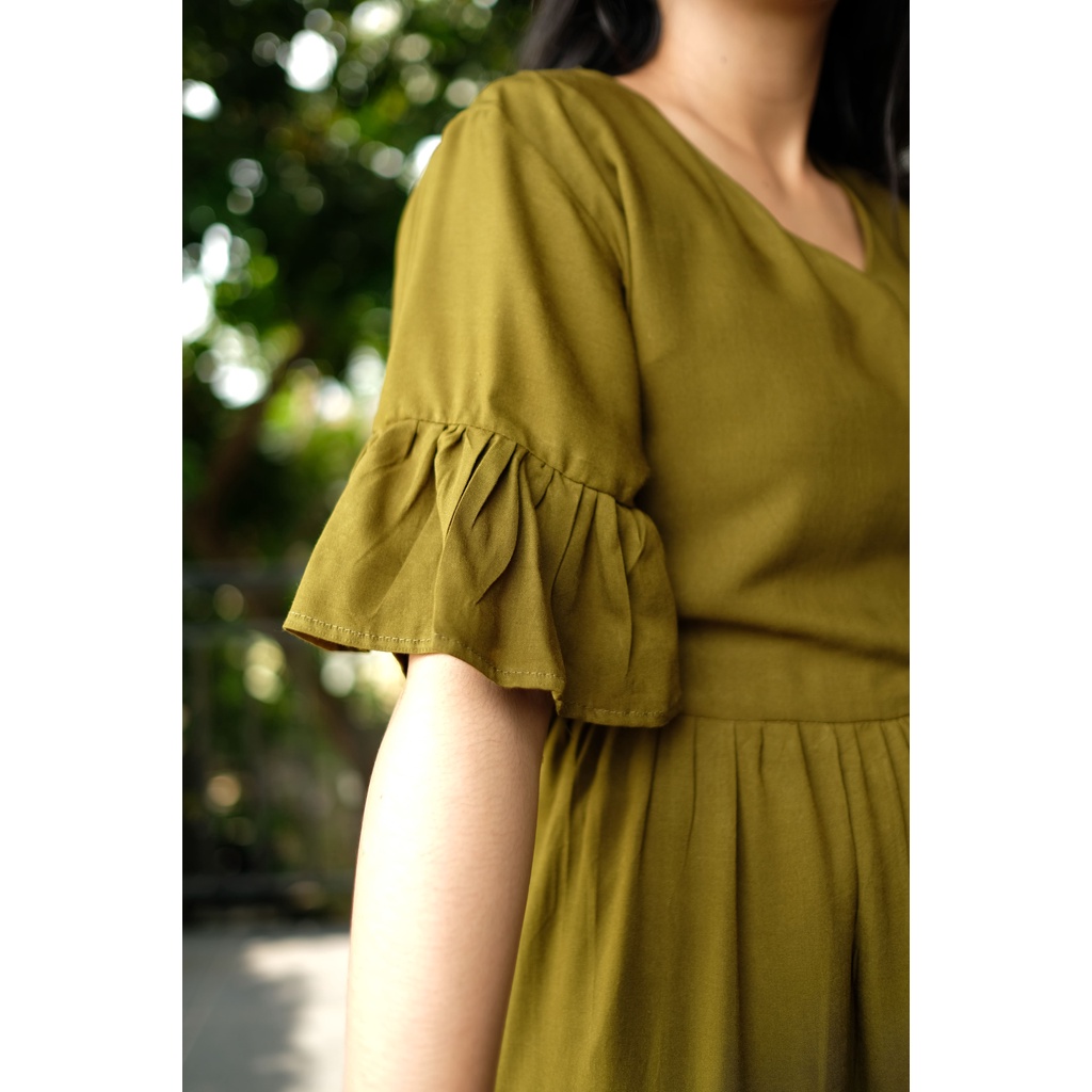 Emma Dress Ruffle Basic Midi Rayon