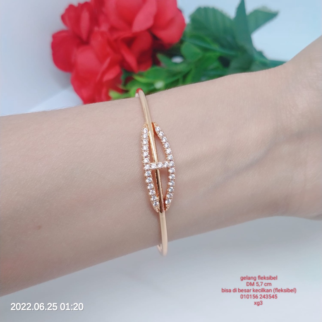 Gelang Tangan Fleksibel Bangle Wanita Titanium Xuping Perhiasan Aksesoris Fashion Lapis Emas Anti Karat