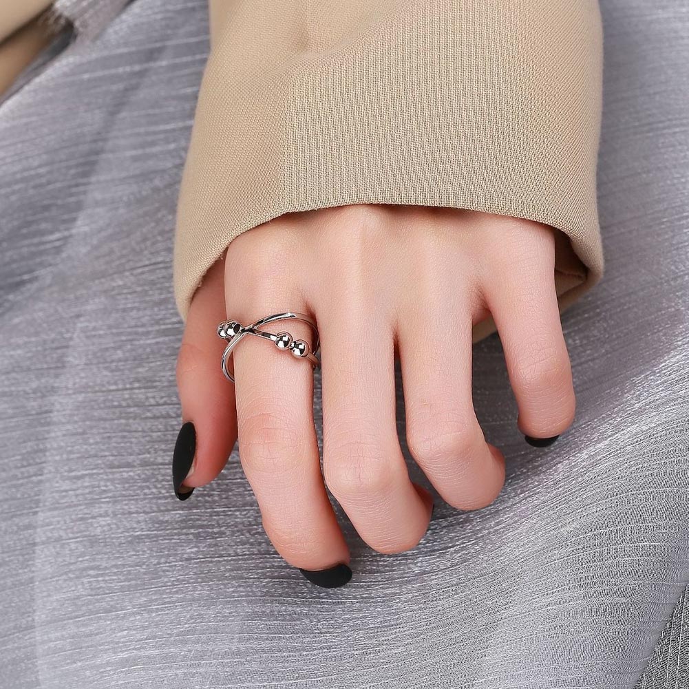 Cincin Model Terbuka Adjustable Desain Geometri Warna Silver Untuk Wanita