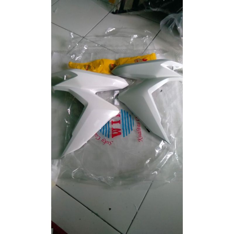 legshield luar vario new 150 2018 2020 sayap luar sayap depan vario new 150 putih