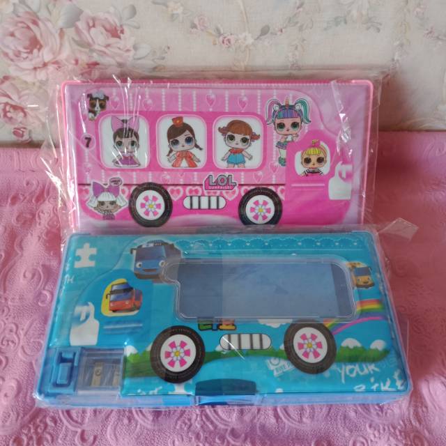 

Tempat pensil karakter