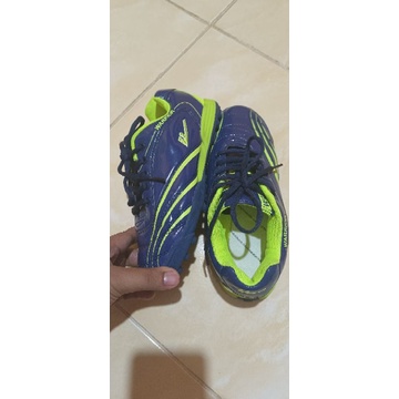Sepatu Second Warrior Futsal