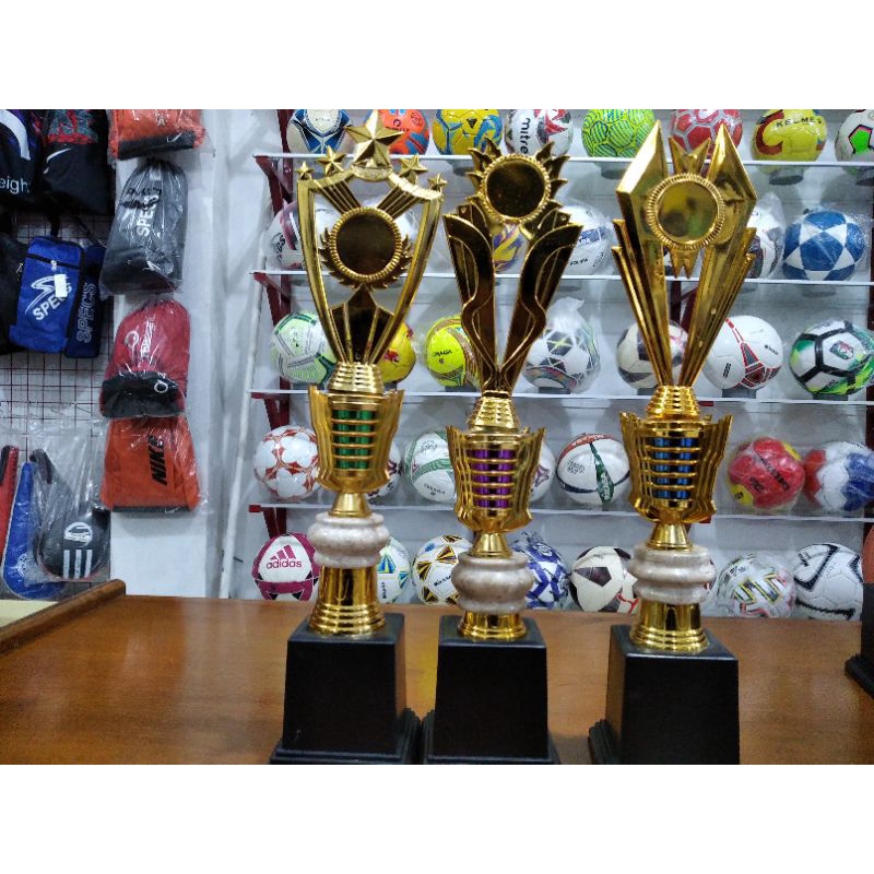 

piala onix 150 rb dapat 3