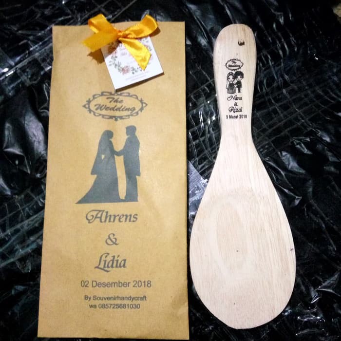 Souvenir Centong kayu