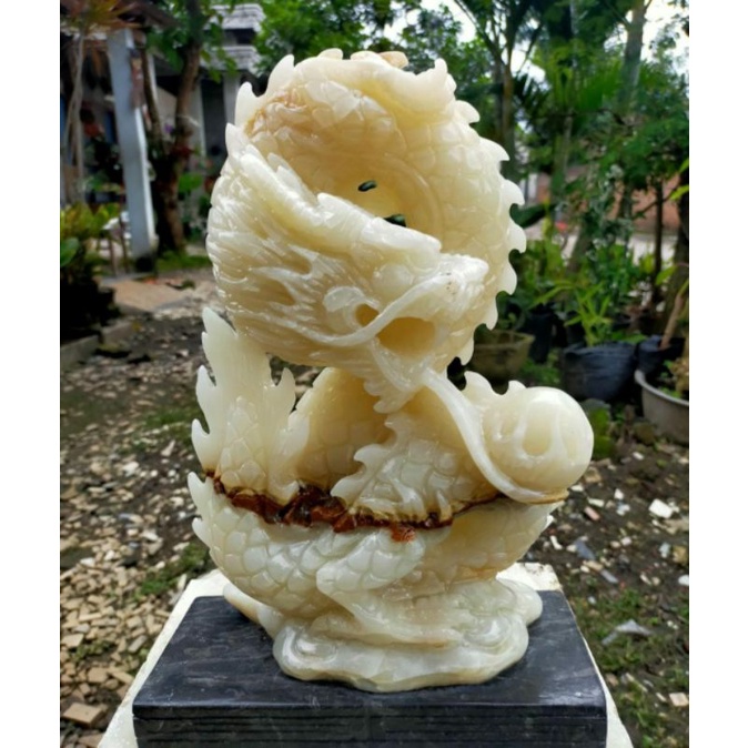 Patung Naga Batu Onyx Tembus Cahaya