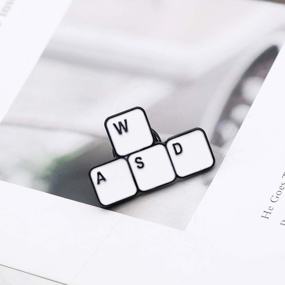 [Elegan] Bros Keyboard Hadiah Lucu Untuk Wanita Pria Aksesoris Perhiasan Kerah Bros Travel Commemorative Keyboard Komputer Kerah Pin Enamel Pin