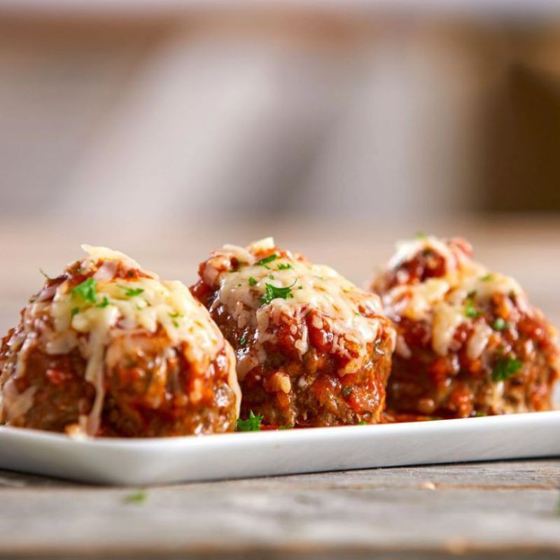 

Bakso bakar sauce bolognese mozarela 1 box isi 3 bakso jumbo