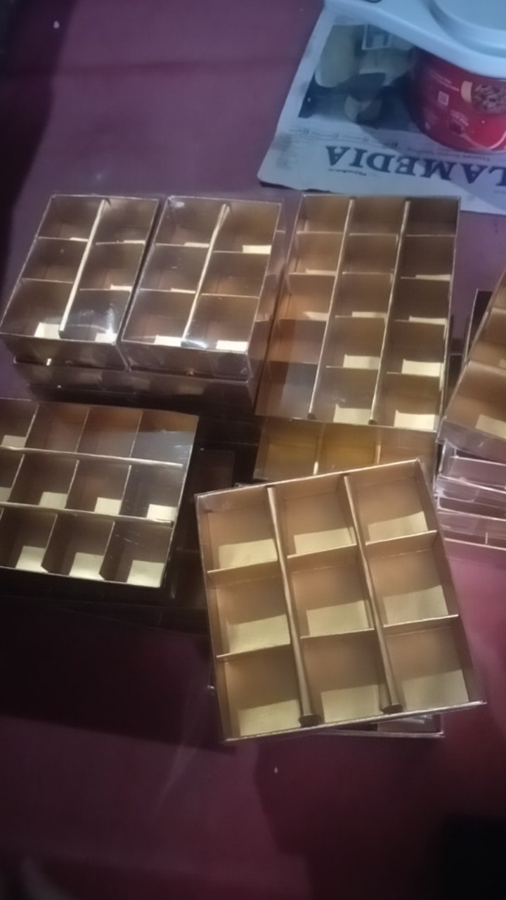 Kotak Sekat Coklat 9 - Box Coklat Sekat 9 - Ready Gold