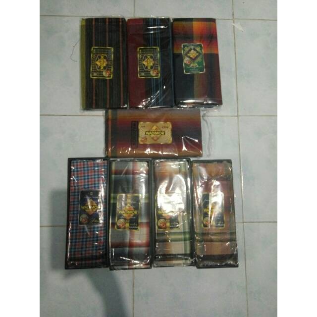 sarung wadimor motif campur: motif bugis, manik-manik, padang pariaman, motif jokowi, malay (eceran)