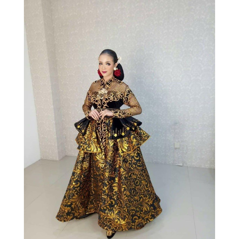 kebaya ekor pengantin bludru