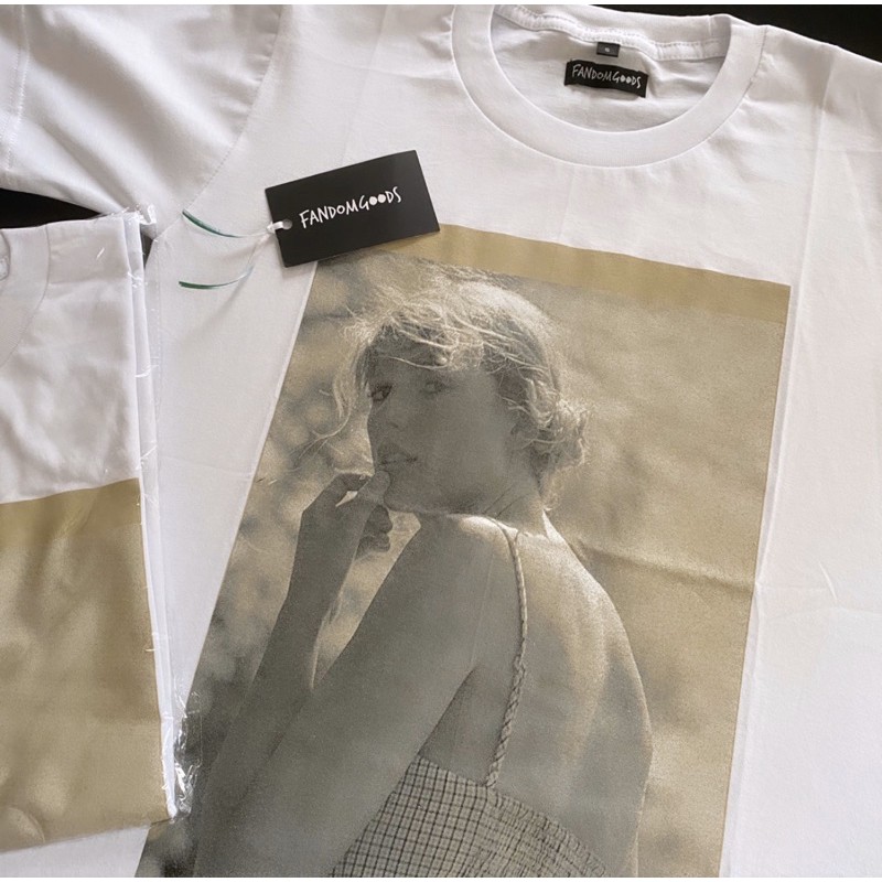 Kaos Taylor Swift Folklore Cardigan