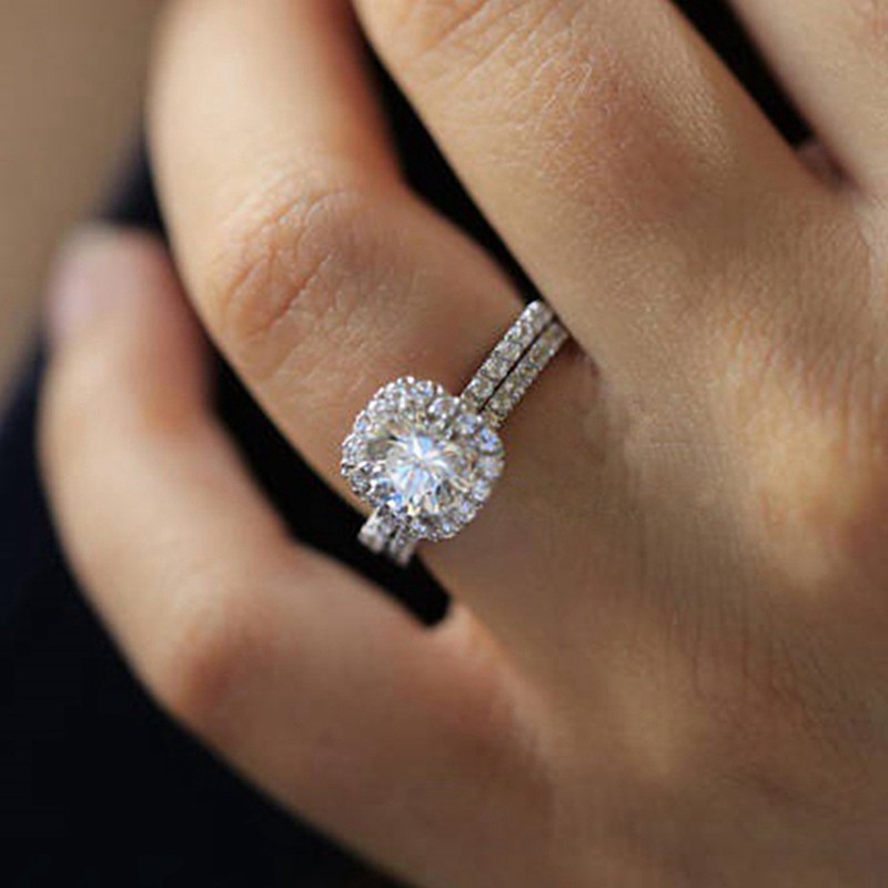 Cincin dengan Kristal Zirkonia Square Cut Ukuran 5-12