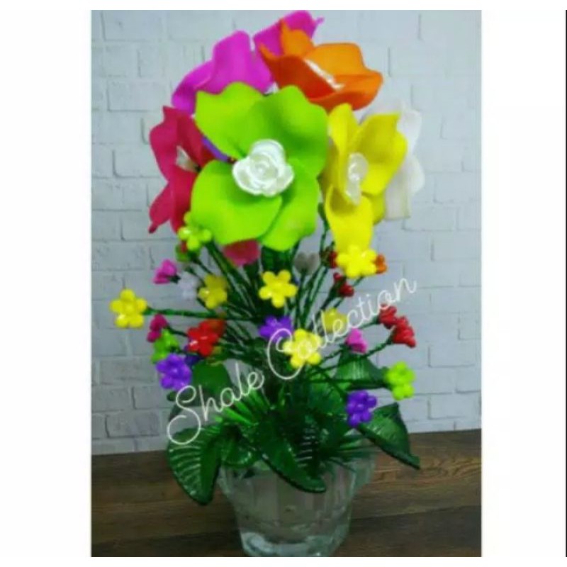 

Bunga mini bunga akrilim